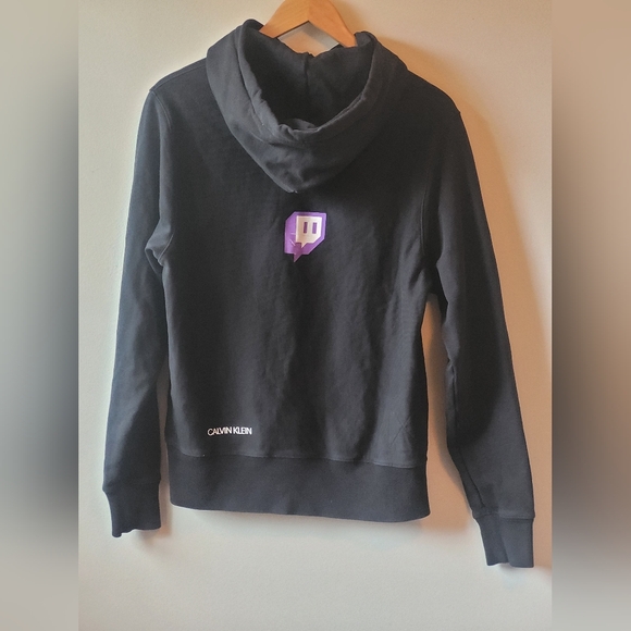 Twitch Con 2019 Calvin Klein sweater - Picture 2 of 5